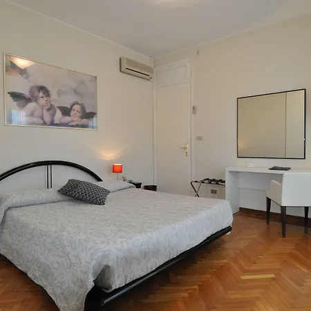 索勒马雷酒店 圣雷默