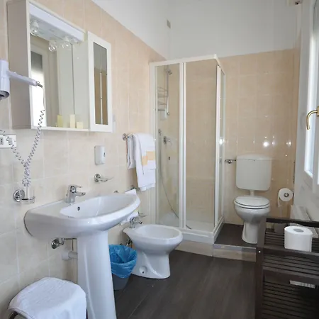 索勒马雷酒店 圣雷默